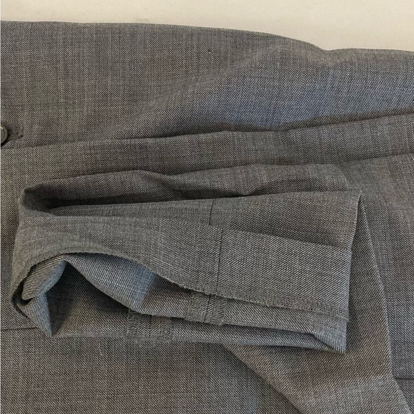 Bowery Slim-fit pant in wool blend grey item J6061 Flaw - Picture 4 of 6